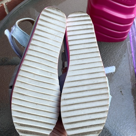 Girls size 1 Justice Sandals - Picture 3 of 4